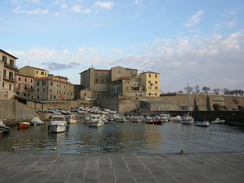 File:Porto Antico di Piombino 01.JPG