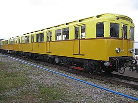 Электропоезд из вагонов типа А № 1 и № 1031 вместе с вагонами 81-717/714 на территории депо кольца ВНИИЖТ в Щербинке