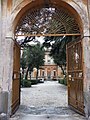 Villa delle Peschiere, portale