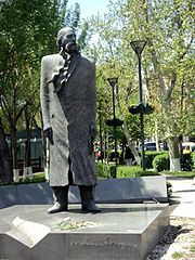 Վիլյամ Սարոյանի արձանը Երևանում