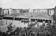 Der Betriebshof X Schöneberg der GBS ist mit seiner mehrschiffigen Bauweise in Mauerwerk ein typischer Vertreter für die Bahnhöfe der Großen Berliner Straßenbahn zur Jahrhundertwende, um 1914