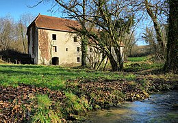 L'ancien moulin sur le Bief de lancey.