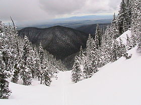Big Snowy Mountains (14250813853).jpg