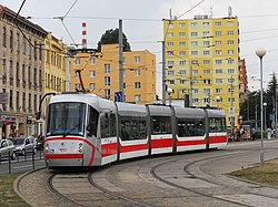Tramvaj Škoda 13T na Mendlově náměstí
