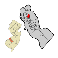Location of Haddonfield in Camden County highlighted in red (right). Inset map: Location of Camden County in New Jersey highlighted in orange (left).