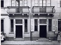 Rechts die Originalfassade Citadellstraße 23 und links die bereits veränderte Fassade Hausnummer 25.