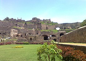 ಗೋಲ್ಕೊಂಡ ಕೋಟೆಯು ತುಂಬ ಸುಂದರವಾಗಿದೆ