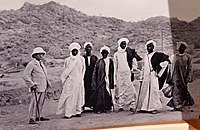 Henry Wellcome with Sultans of Socota, Jebel Moya, Sudan, asi 1912, neznámý fotograf, The Wellcome Collection, London