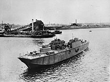 Landing Craft Support (Large) was armed with an anti-tank gun in a turret. Lcs (l) 256 FL5827.jpg