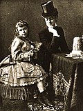 L'archiduchesse Marie-Valérie et Marie-Louise, sa cousine et « compagne de jeu ».
