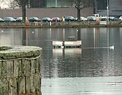 Stahlkörper der Fontäne im Winter