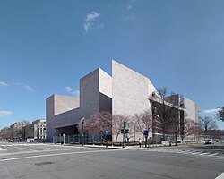 National-Gallery-of-Art-East-Building-I-M-Pei-National-Mall-Washington-DC-Apr-2014.jpg