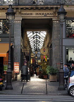Ingången från Boulevard Montmartre.