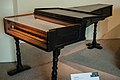 Le pianoforte le plus ancien, inventé par Bartolomeo Cristofori date de 1720 et constitue une pièce maîtresse de la collection - il n'en reste que trois de ce type.