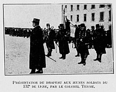 Présentation du Drapeau en 1907[24]