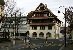 Rådhuset från 1674 används av kommunalförvaltningen.