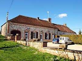 The town hall in Saint-Nicolas-la-Chapelle