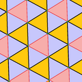 Плоская треугольная мозаика с ромбогексагональной раскраской.png