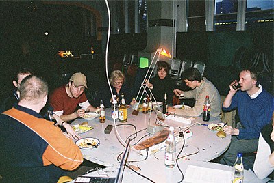 Berlin, 23. April 2006. Ein Stammtisch mit Super-Buffet.