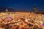 سوق عيد الميلاد في ألمانيا؛ تطورت مجموعة متنوعة من الاحتفالات بعيد الميلاد والتي تضم أشكال من الثقافات الإقليمية والمحلية