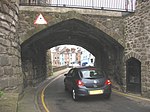 Tanybont Arch, including former lock-up to SE