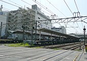 ホーム外観（横浜駅方面より眺望） （2011年8月）
