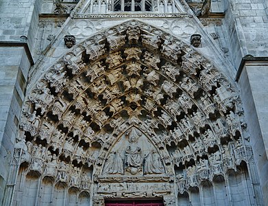 Tympanum of the Last Judgement, central portal (click 3 times to enlarge)