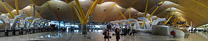 English: Barajas terminal 4 panorama, Madrid.