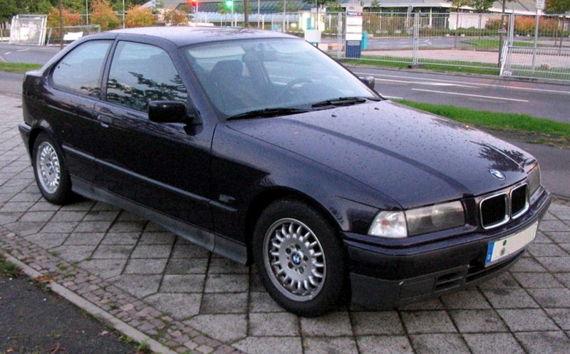 800px-Bmw316i_compact.jpg