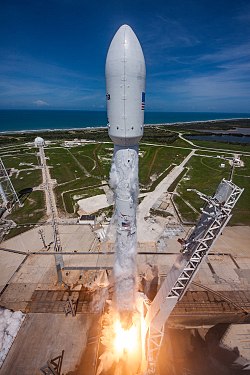 Start rakety Falcon 9 s družicí BulgariaSat-1