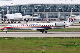 东航巴西航空工业ERJ-145降落上海浦东国际机场（已退役）