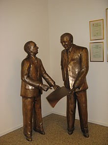 Bronze statue of Gustav Larson and Assar Gabrielsson at the Volvo Museum in Gothenburg Gustav Larson and Assar Gabrielsson in museum of Volvo in Gothenburgh.JPG