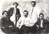 Soldan sağa: Əbdürrəhim bəy Haqverdiyev, Rzaqulu Nəcəfov, Salman Mümtaz, Zeynal Məmmədov, Əliqulu Qəmküsar. Tiflis, 1913