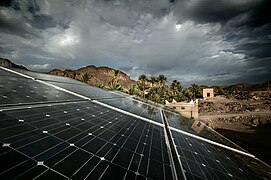 Centrale électrique solaire, au Maroc.