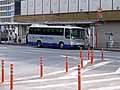 過去のシャトルバス車両（旧デザイン） 京王バス東・K60404号車（2005年撮影）