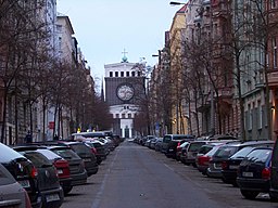 Pohled od ulice Třebízského k Náměstí Jiřího z Poděbrad