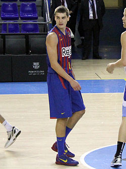 Hezonja Barcelonan ottelussa vuonna 2012