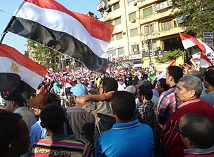 Auf dem Tahrir-Platz feiern Tausende den Putsch als „Zweite Revolution“.[218]