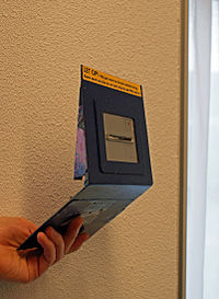A fake automated teller slot used to commit bank fraud upon bank patrons NS skimapparaat.jpg