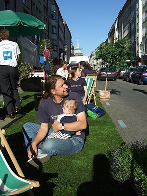 Side View on Park(ing) Day aktivity by Green C...