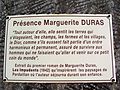 Placa commemorativa a Marguerite Duras (setembre 2015)