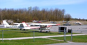 Des avions garés sur l'aéroport en 2011.