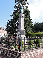 Poilu au repos (monument aux morts)