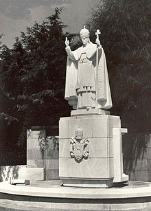 Fatima statue of Pope Pius XII. Statue of Pope Pius XII in Fatima Portugal.jpg