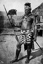 Guerrier zoulou avec Iklwa (1917)