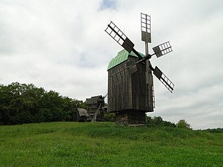 Вітряк у Національному музею народної архітектури та побуту України