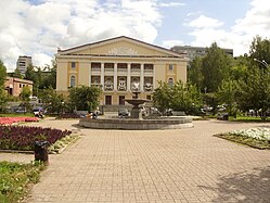 Muzikan, draman i komedijan teatr Teatraližel torgul (2011)