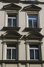 Fenstergiebel spitz und rund