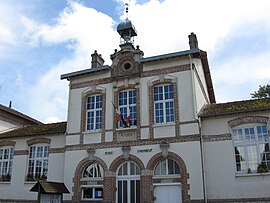 The town hall in Beton-Bazoches