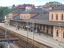 Ausblick aus einer Überführung auf den Bahnhof